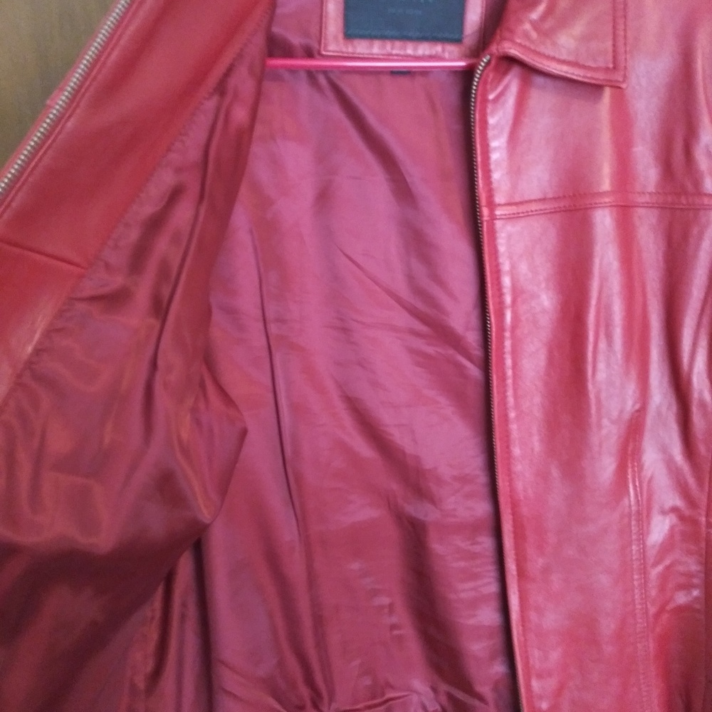 Leather jacket - Picture 3 of 6